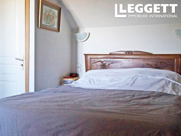 Image No.10-4 Bed House for sale