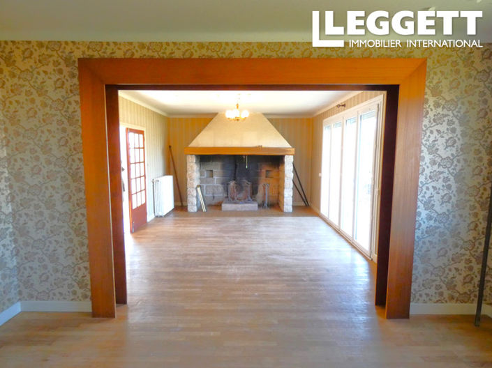 Image No.2-6 Bed House for sale