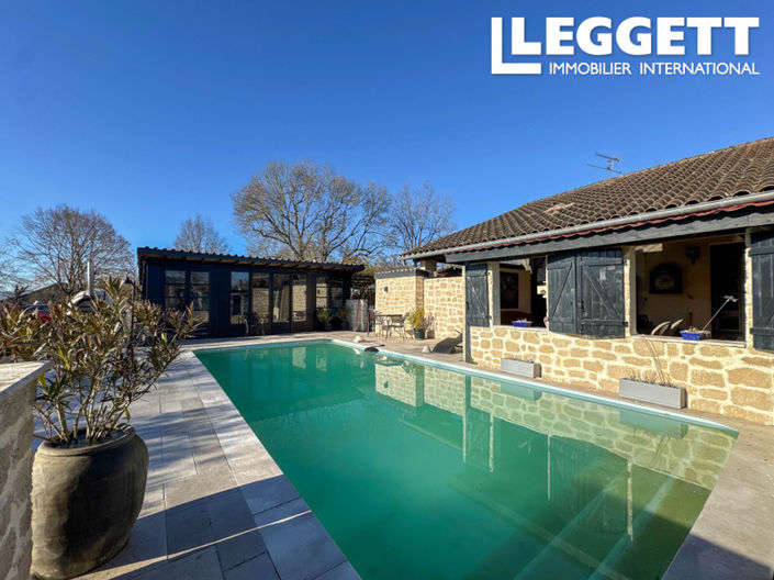 Image No.5-4 Bed Commercial for sale