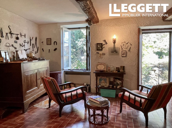 Image No.7-6 Bed House for sale