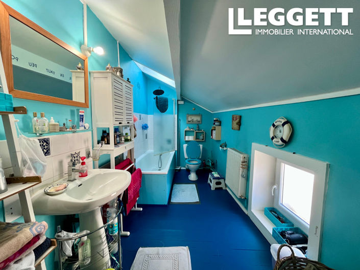 Image No.8-3 Bed House for sale