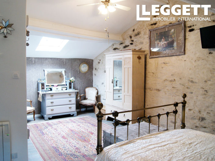 Image No.8-4 Bed House for sale