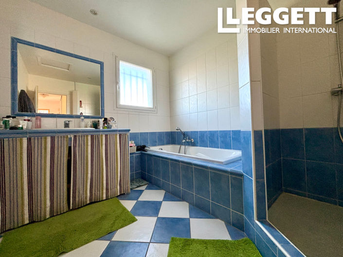 Image No.8-4 Bed House for sale