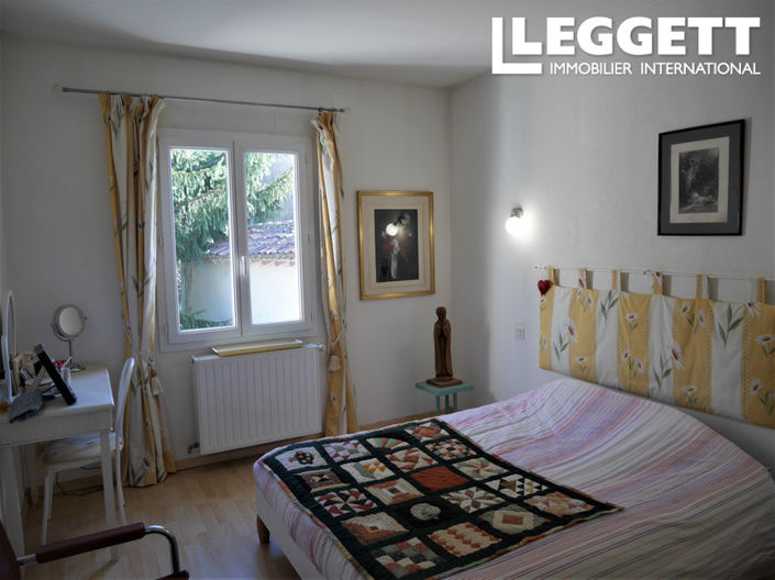 Image No.9-6 Bed House for sale