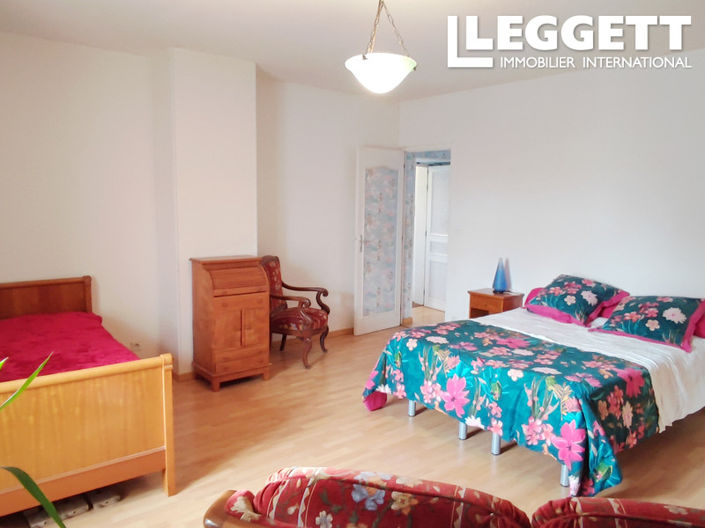 Image No.9-7 Bed House for sale