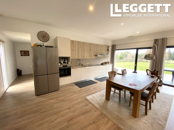 Image No.2-4 Bed House for sale