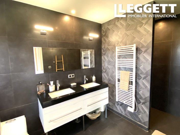 Image No.9-4 Bed House for sale