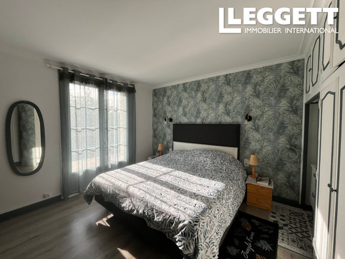 Image No.7-5 Bed House for sale