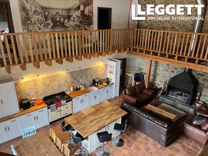 Image No.7-8 Bed House for sale