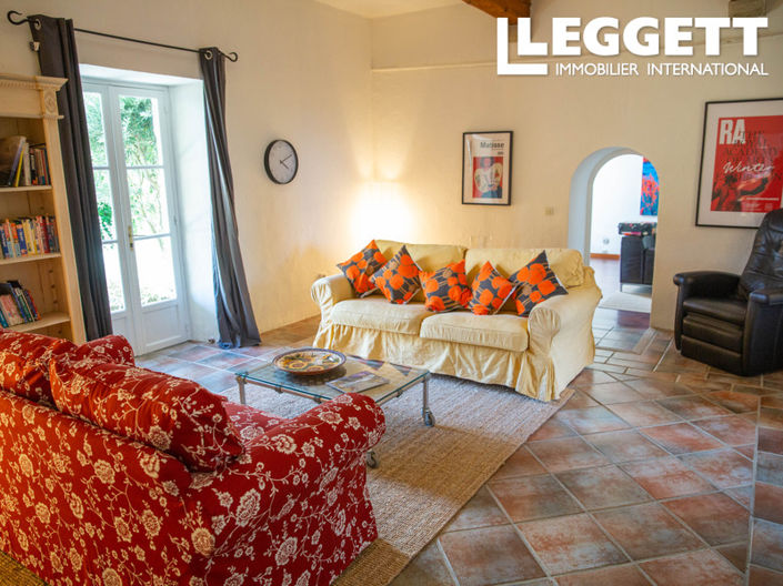 Image No.5-10 Bed House for sale