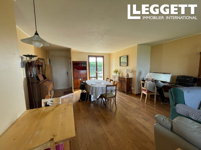 Image No.6-5 Bed House for sale