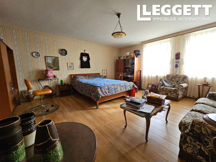 Image No.5-2 Bed House for sale