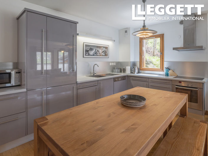 Image No.3-5 Bed House for sale