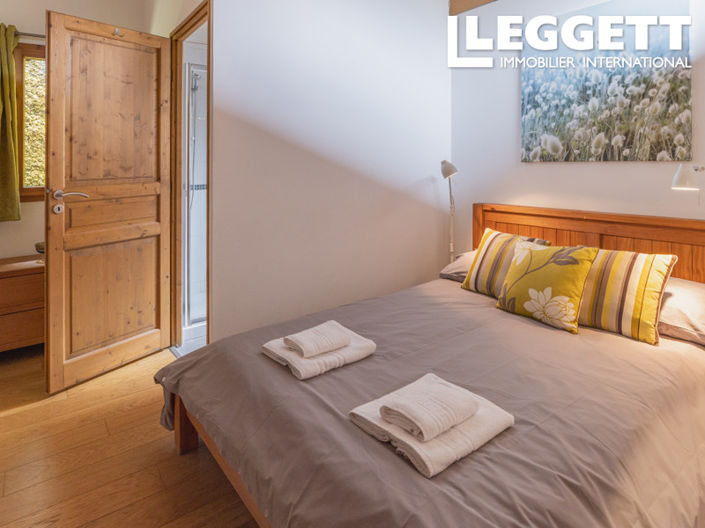 Image No.5-5 Bed House for sale