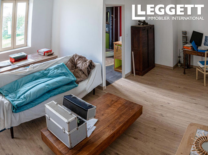 Image No.5-6 Bed House for sale