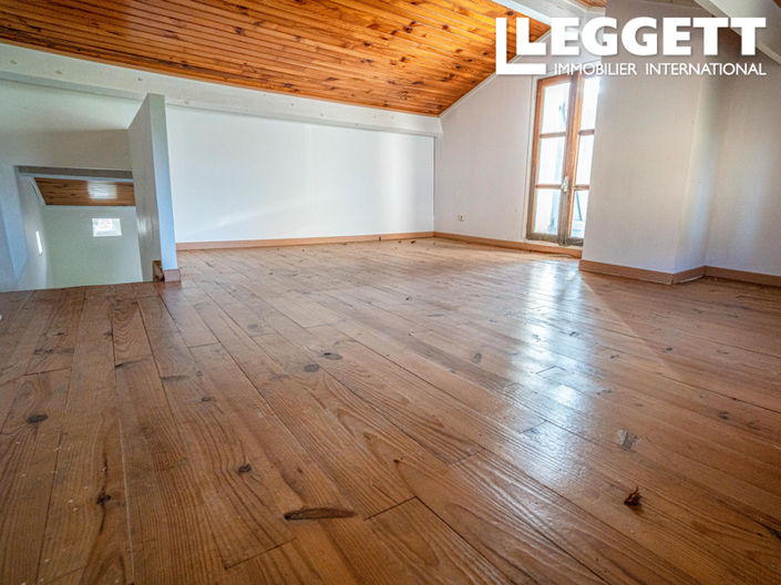 Image No.8-6 Bed House for sale