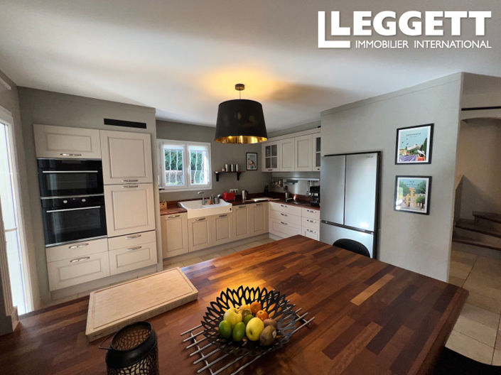 Image No.6-6 Bed House for sale