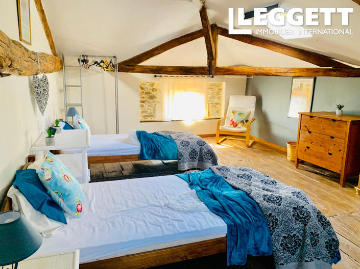 Image No.7-12 Bed House for sale