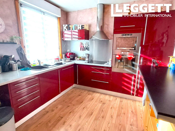 Image No.4-3 Bed Commercial for sale