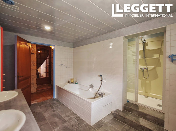 Image No.5-6 Bed House for sale