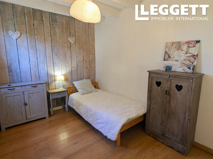 Image No.10-4 Bed House for sale