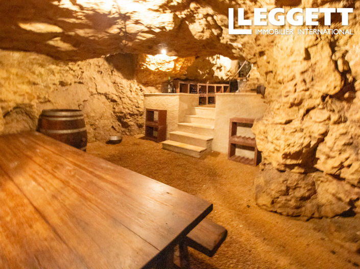 Image No.8-1 Bed House for sale