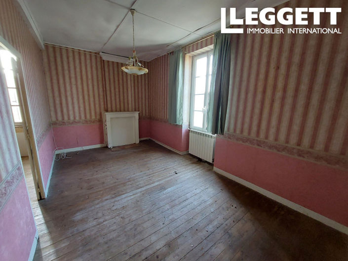 Image No.8-5 Bed House for sale