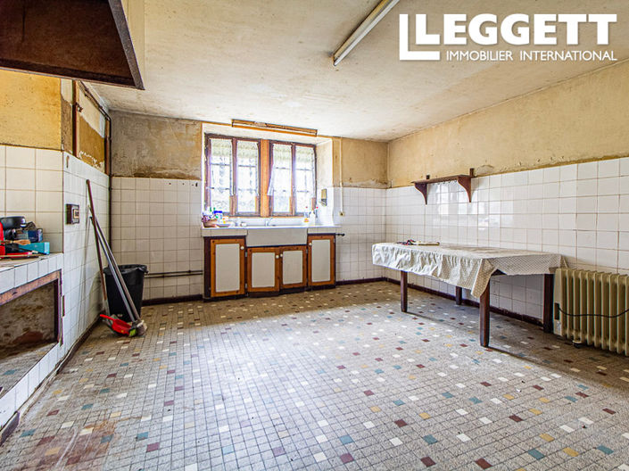 Image No.7-6 Bed House for sale