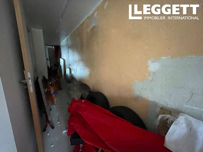 Image No.9-3 Bed Commercial for sale