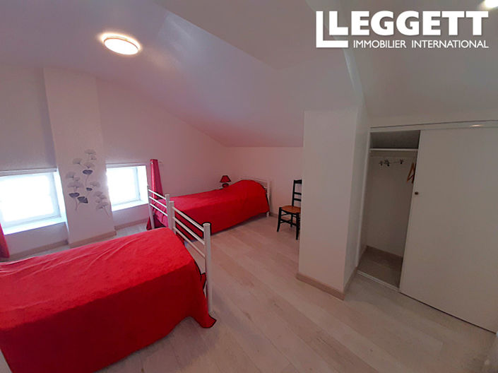 Image No.9-4 Bed House for sale