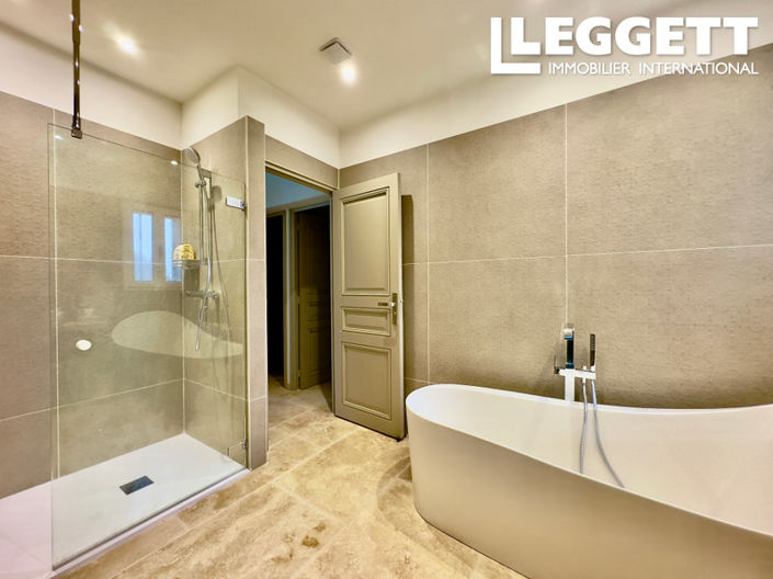 Image No.8-4 Bed House for sale