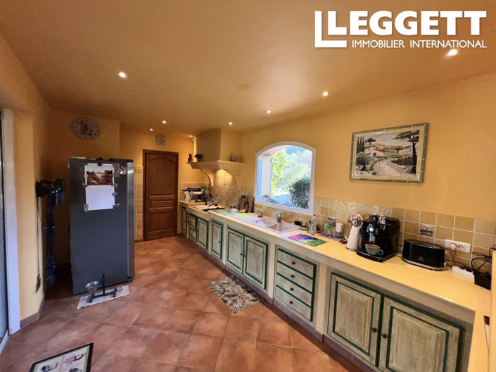 Image No.8-4 Bed House for sale