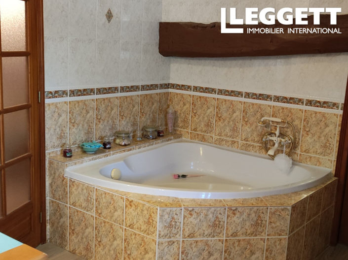 Image No.10-3 Bed House for sale