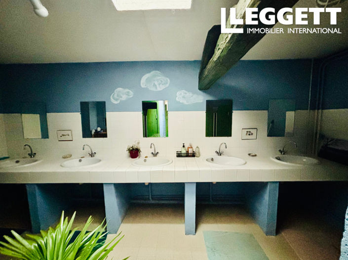 Image No.7-6 Bed House for sale