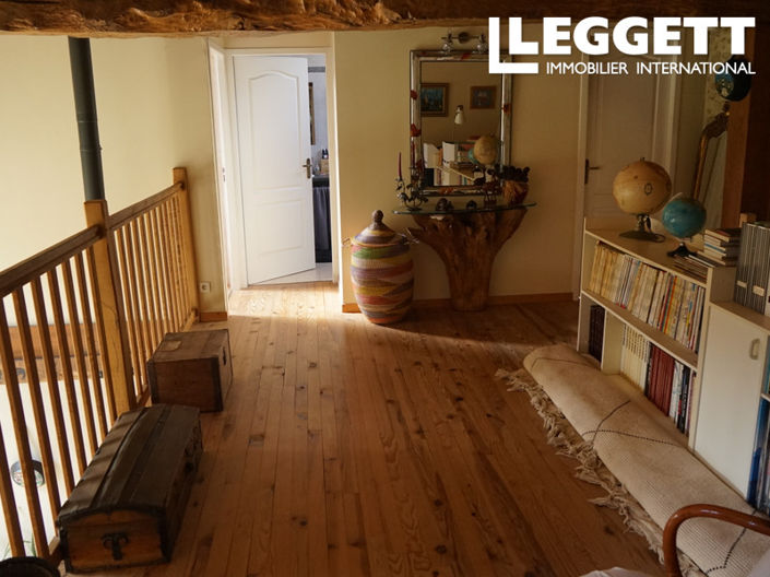 Image No.10-4 Bed House for sale