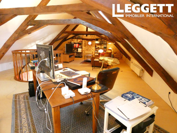 Image No.8-6 Bed House for sale