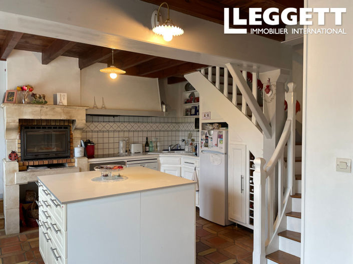 Image No.10-3 Bed House for sale