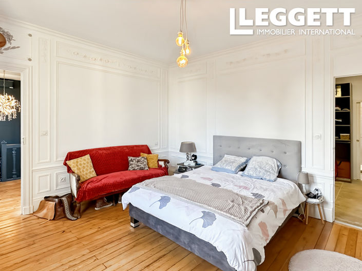 Image No.6-9 Bed House for sale