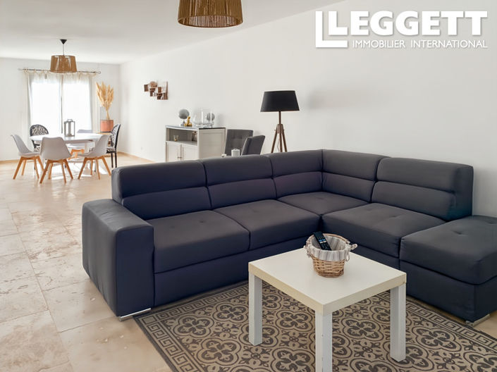 Image No.8-9 Bed House for sale