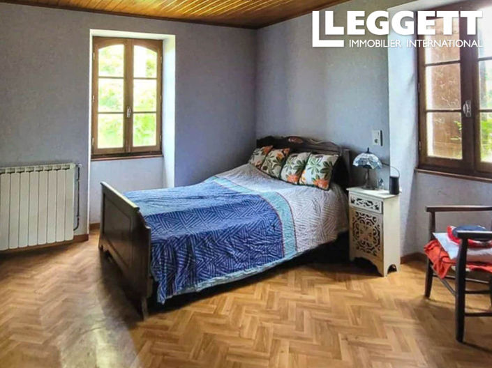 Image No.6-4 Bed House for sale