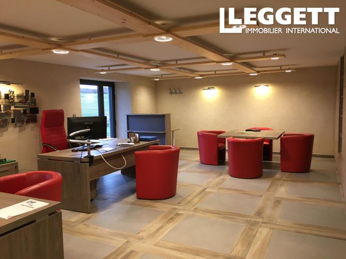 Image No.10-3 Bed House for sale