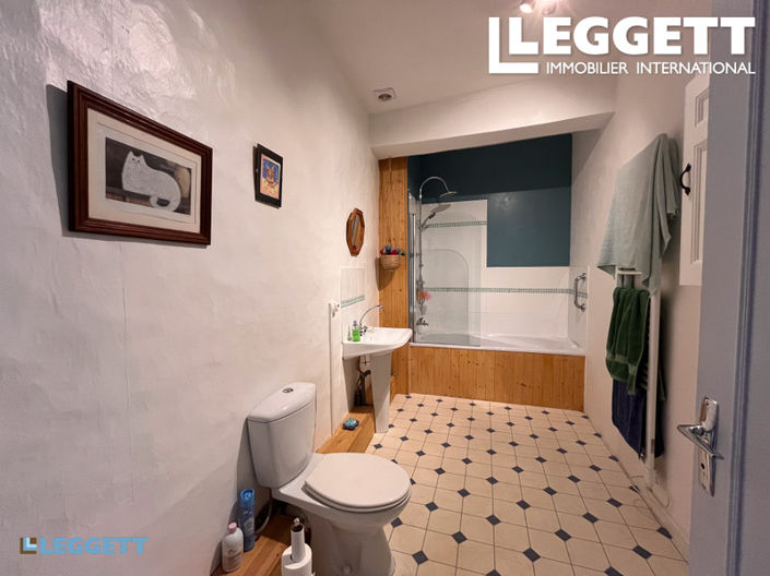 Image No.6-3 Bed House for sale