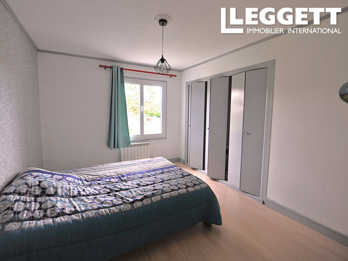 Image No.8-4 Bed House for sale