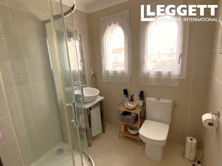 Image No.8-3 Bed House for sale