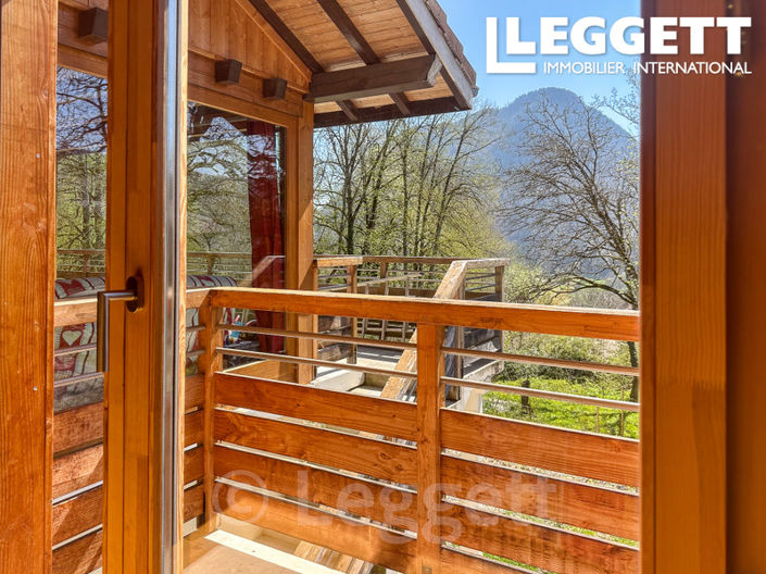 Image No.7-7 Bed House for sale