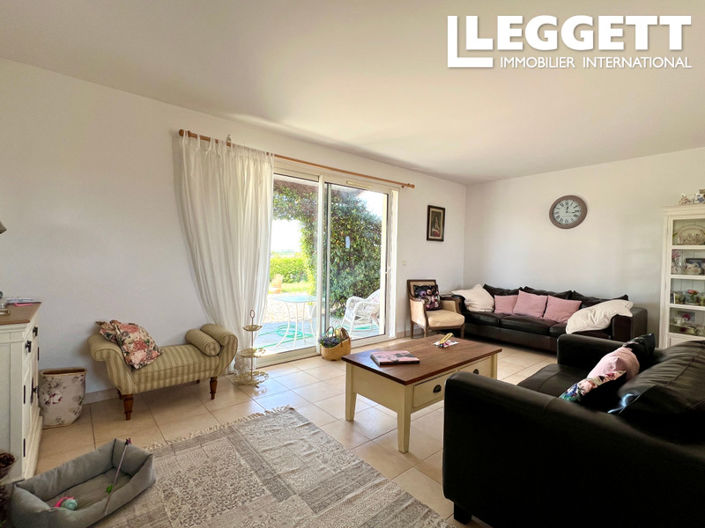 Image No.8-3 Bed House for sale