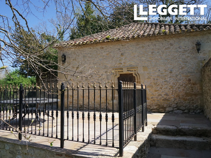 Image No.4-7 Bed Chateaux for sale