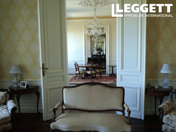 Image No.6-7 Bed Chateaux for sale