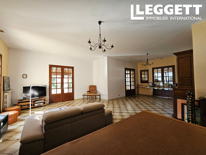 Image No.3-5 Bed House for sale