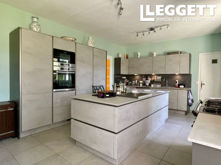 Image No.3-5 Bed House for sale